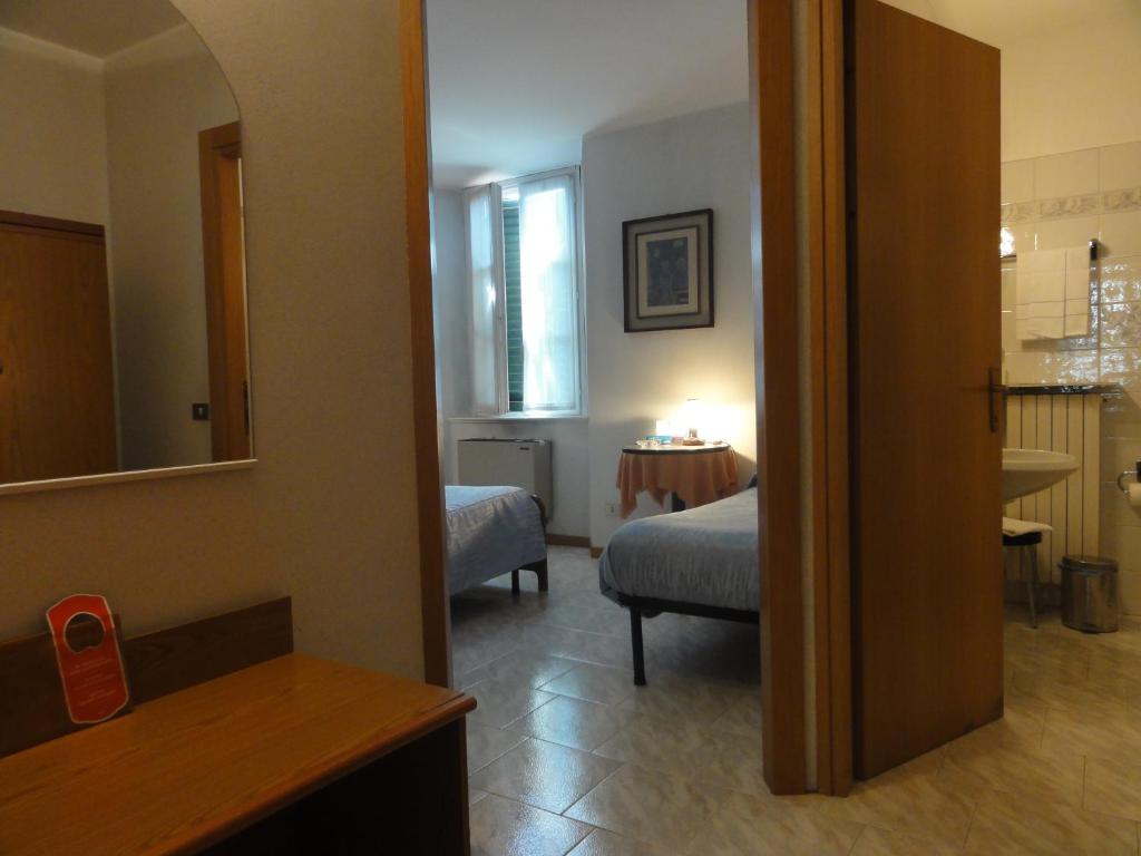 Albergo Ristorante Grigna Mandello del Lario Zimmer foto